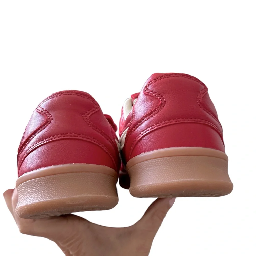 Cushionaire Astro flap over Red Sneakers with White Laces size 7 NWT